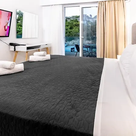 Pefkos Breeze Family & Apartmán Pefki