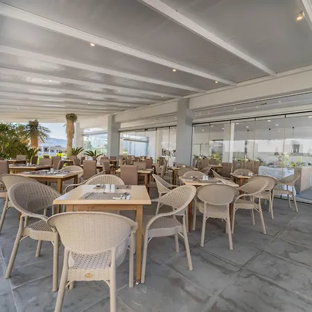 Pefkos Breeze Family & Apartmán